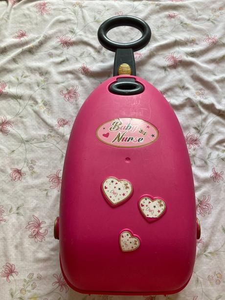 Postieľka sedačka v kufríku pre bábiky baby nurse, 