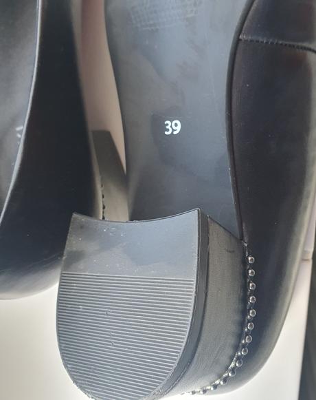 Čierne lodičky, lasocki,39