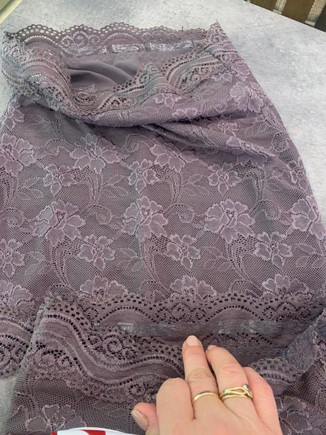 Sťahovacie prádlo, l