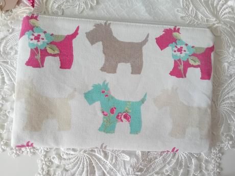 Kozmetická taštička / taštička pre potešenie, 