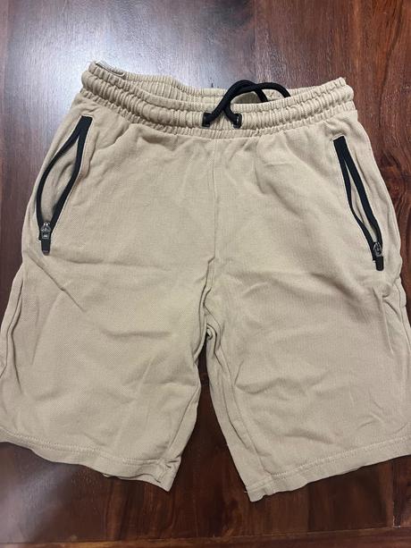 Šortky, c&a,146