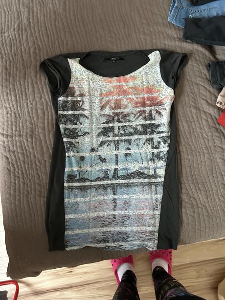 Dámske oblečenie, s