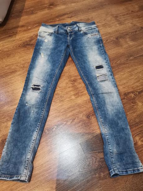 Rifle, cena za kus, m