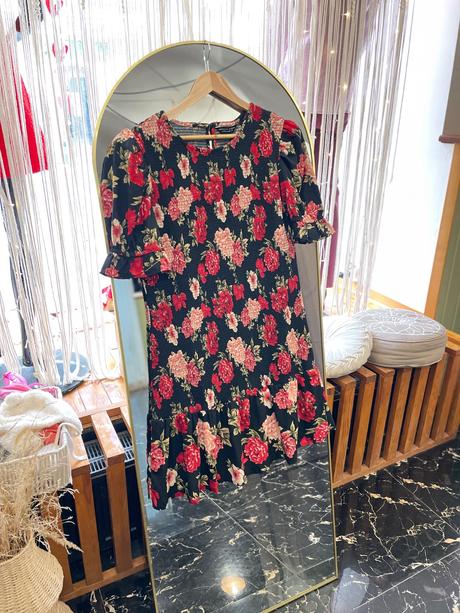 Romantické kvietkované šaty pre moletky, dorothy perkins,46