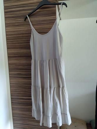 Ľahučké letné šaty s krásnym chrbátom, m