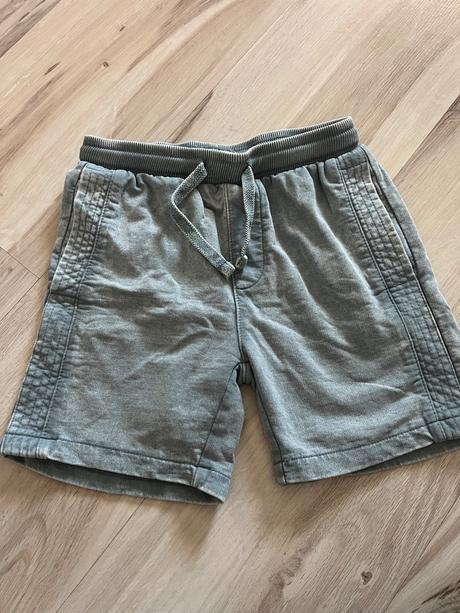 Kraťasy, reserved,104