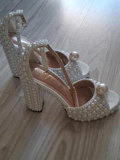 Perlové sandálky, 36