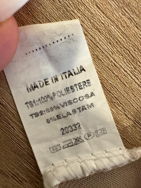 Šaty s kvetinovým vzorom, 