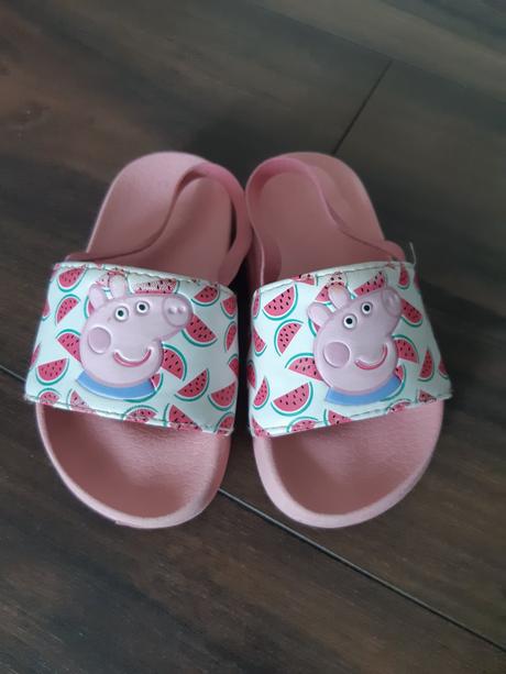 Slapky vzadu na gumicku 23, 23