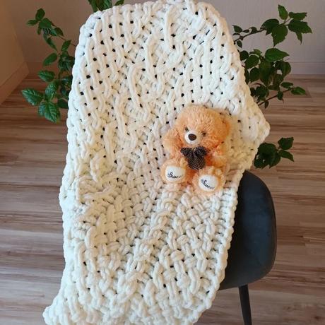 Mäkučká detská puffy deka do postieľky smotanová, 