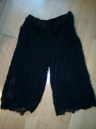 Elegantné krajkove podsite kratke nohavky, m