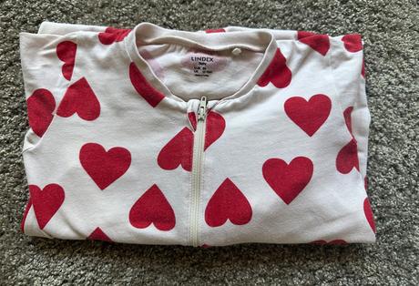 Pyzamo lindex srdiecka, lindex,86