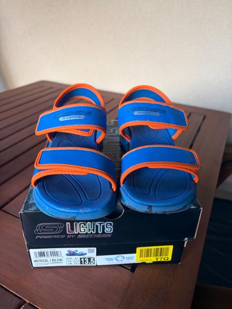 Skechers svietiace sandále, skechers,31