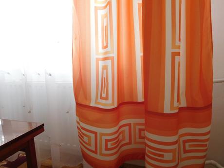 Závesy oranžové dlhé., 