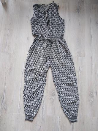 Dievčenský overal na leto, 158