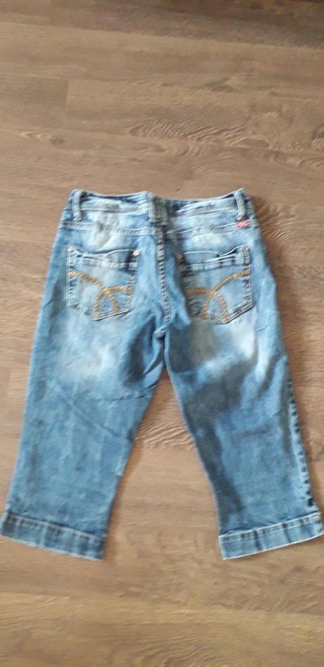 Tristvrtove rifle, bershka,36