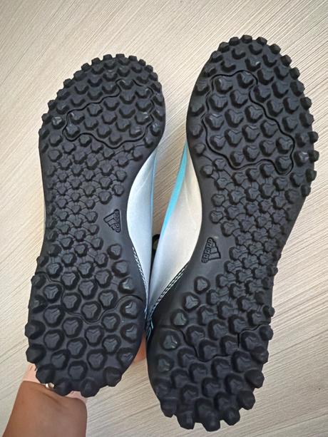 Turfy, adidas,37