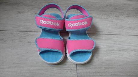 Sandalky, reebok,32