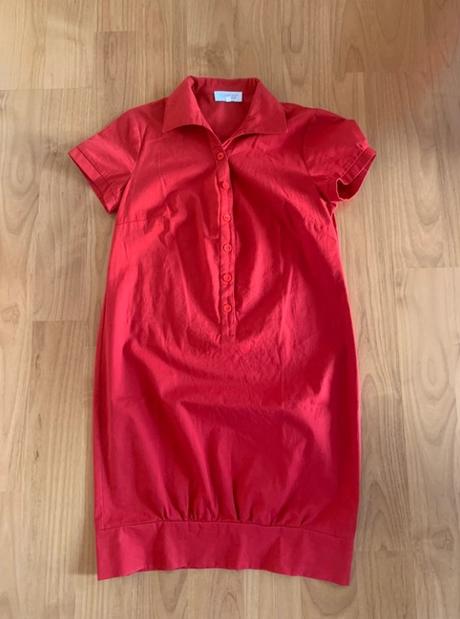 Červené šaty s opaskom, s