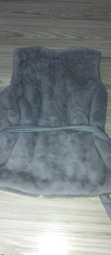 Dievčenská vesta, 104