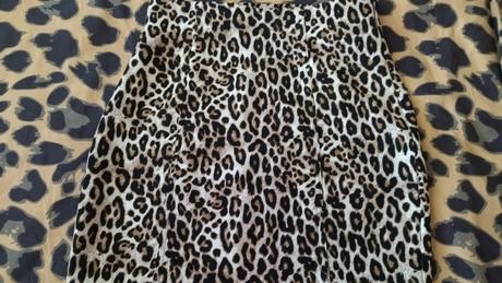 Sukňa so zvieracím motivom, amisu,s