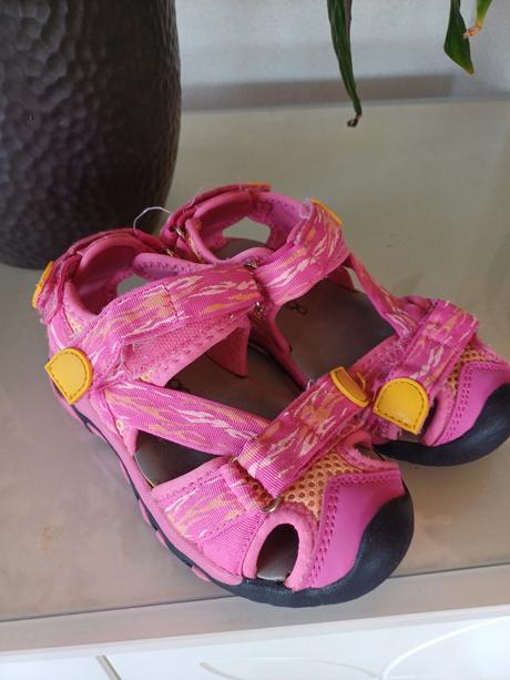 Sportové sandálky, 29