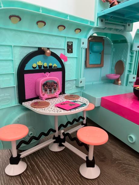 Lol surprise 2 in 1 glamper fashion camper karavan, 