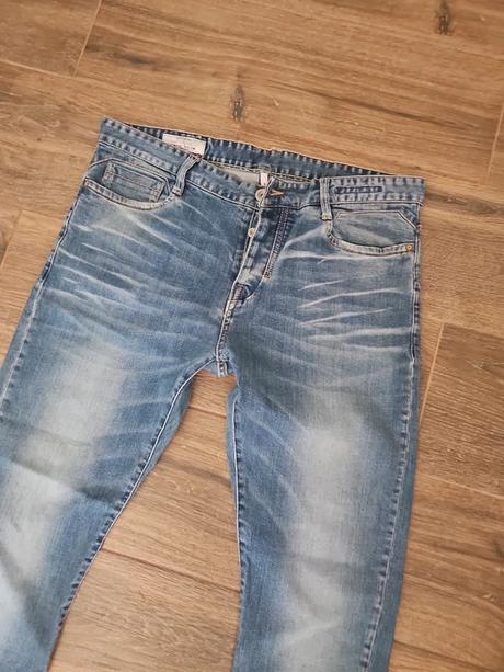 Elastické rifle na gombíky, armani,xl