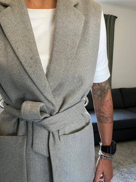 Svetlošedá vesta zoot, 38