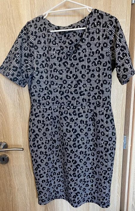 Krásne puzdrové šaty, f&f,40