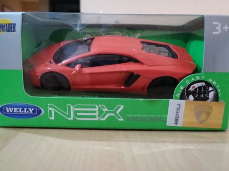 Lamborgini aventador, 