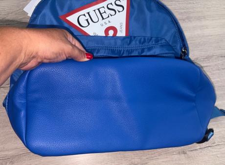 Batoh guess original s visačkou, guess