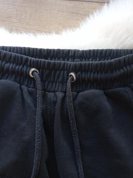 Teplaky cierne kapsacove bershka, bershka,xs