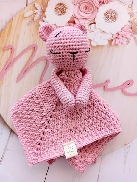 Háčkovaný mojkáčik safran,