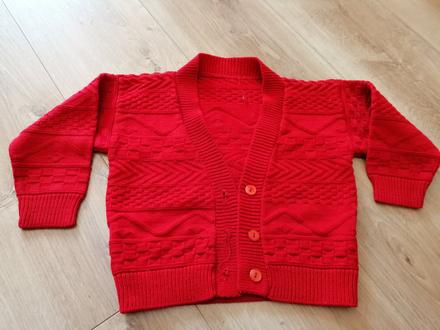 Červený svetrík, 92