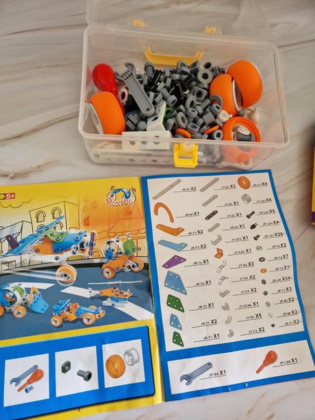 Stavebnica build & play, 