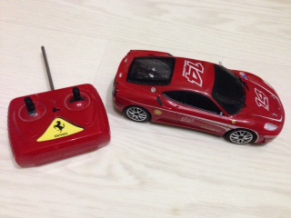 Autíčko ferrari na diaľkové ovládanie,