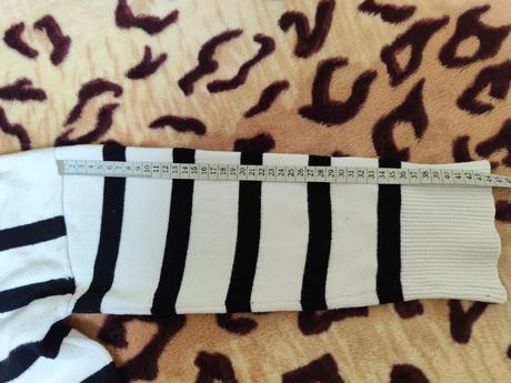 Bielo čierny pulóver bershka vel. s, stav ako na f, bershka,s