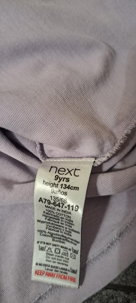 Fialové tričko, next,134