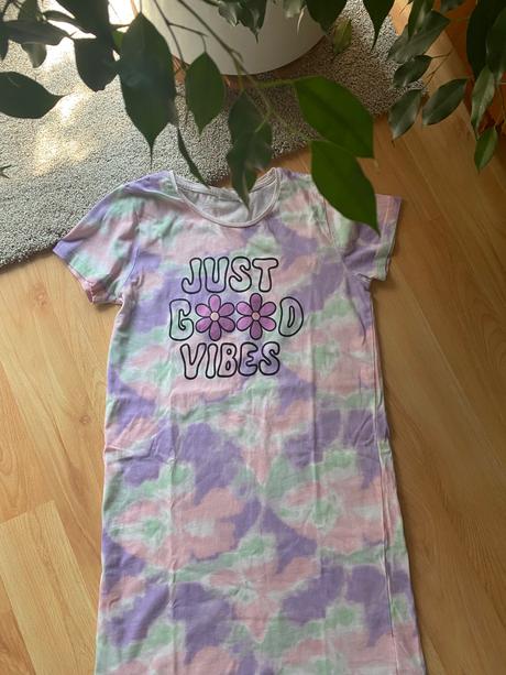 Batikovana nočná košeľa, 146