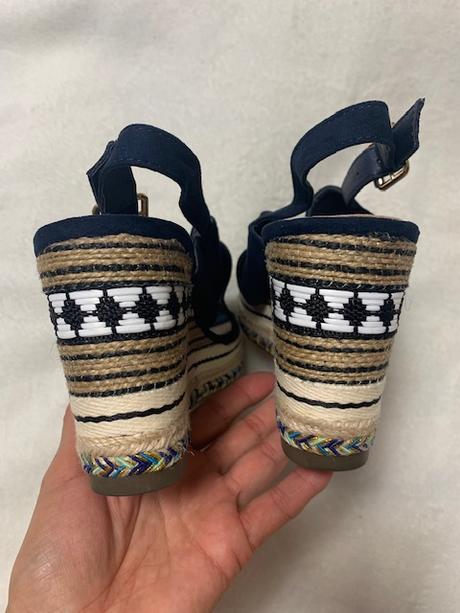 Krásne pohodlné sandálky na platforme, 40