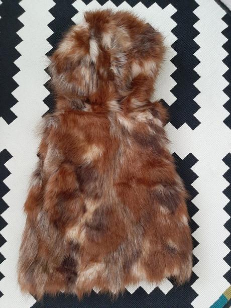 Dokonalá kožušinková vestička od nextu na 4-7r., next,122