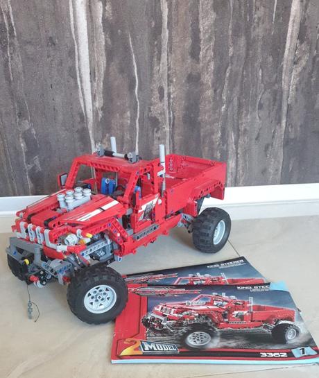 Skladačka - uplná kópia lega technic 42029 pick up,