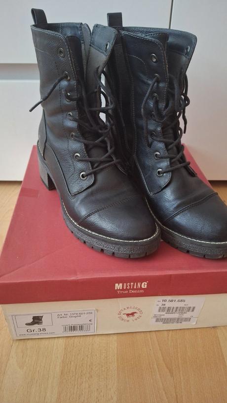 Šnurovacie topánky,čižmy, mustang,38