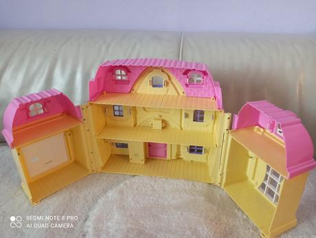 Rozkladaci domcek pre babiky s nabytkom,