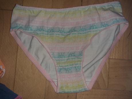 Sada 10 ks nohavičiek veľ. 110 až 122, na 5-7 r, 110