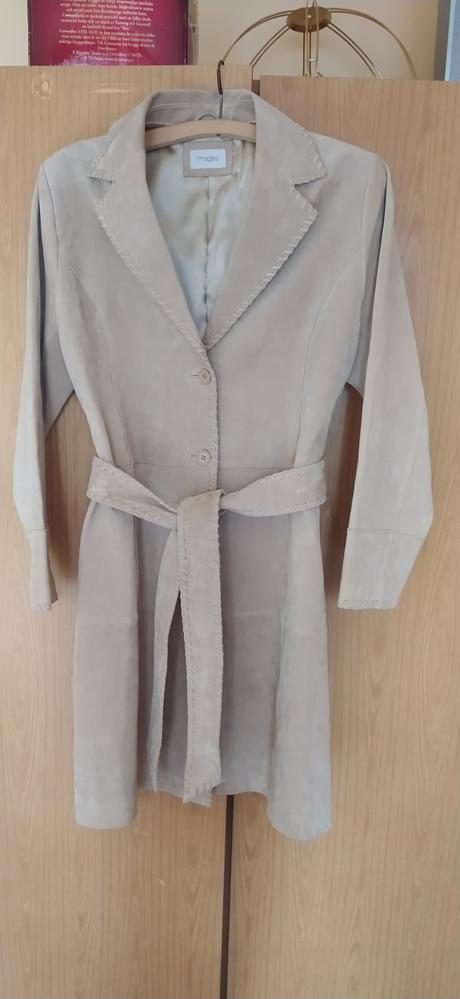 Kožený kabatik, 44