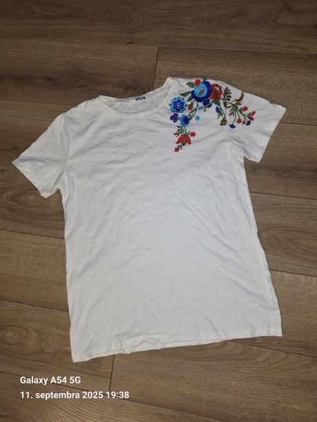 Tricko a výšivkou, m