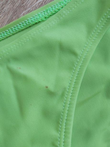 Dvojdielne plavky., 36