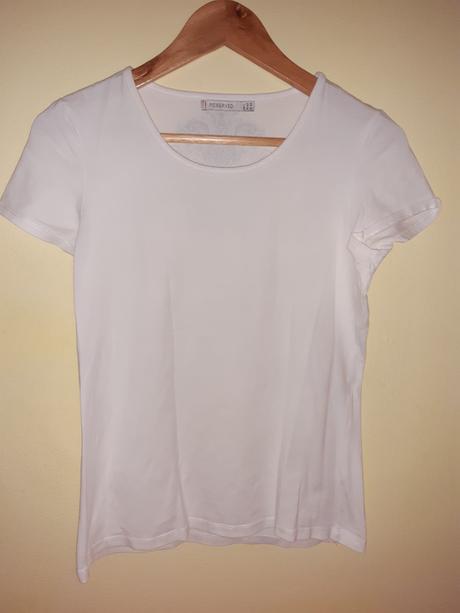 Biele tričko so vzorom na chrbte, reserved,l